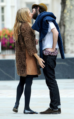 Tom Sturridge, Sienna Miller Tom Sturridge, Sienna Miller